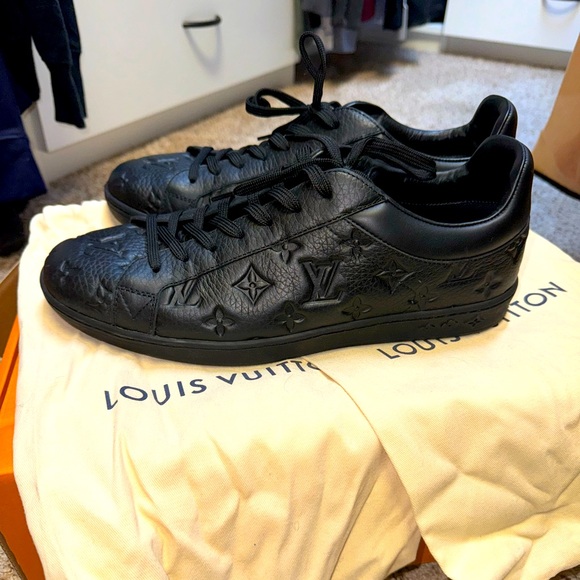 Men’s Louis Vuitton Luxembourg black sneakers, fits size 10.5 LV size 9 - Picture 1 of 5